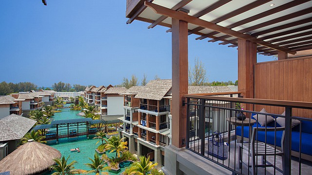 Deluxe Suite Premium