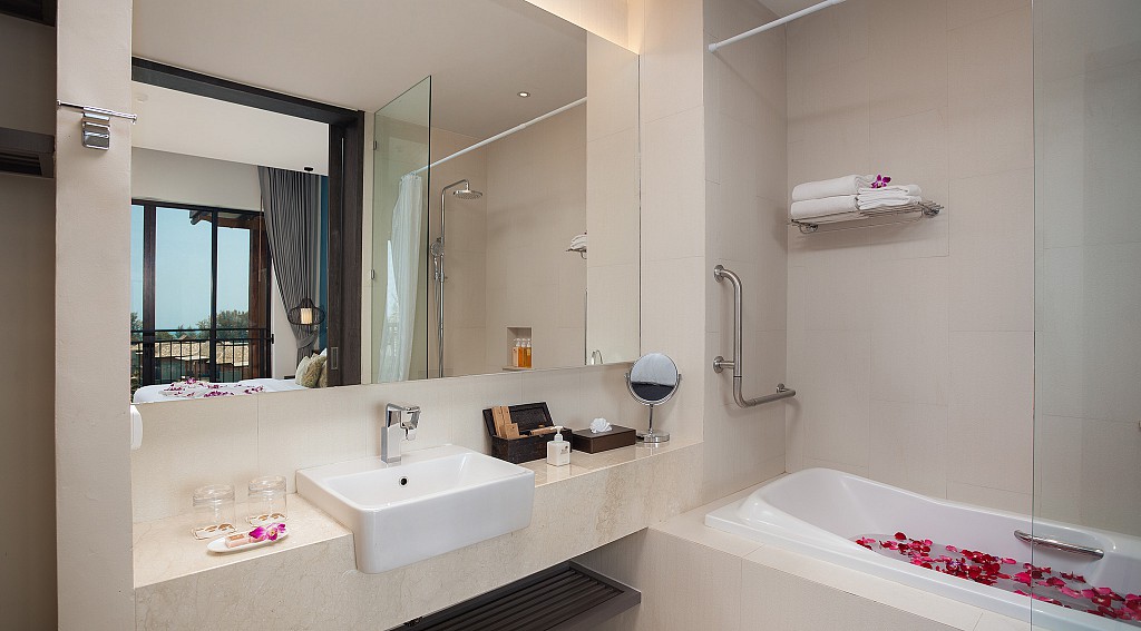 Deluxe Suite Premium