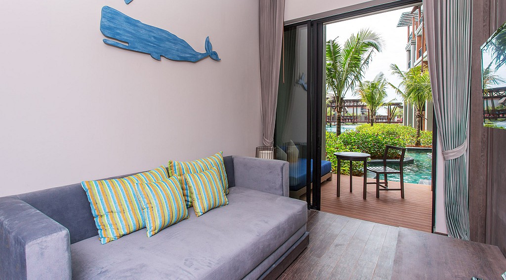 Deluxe Suite Pool Access - Jacuzzi