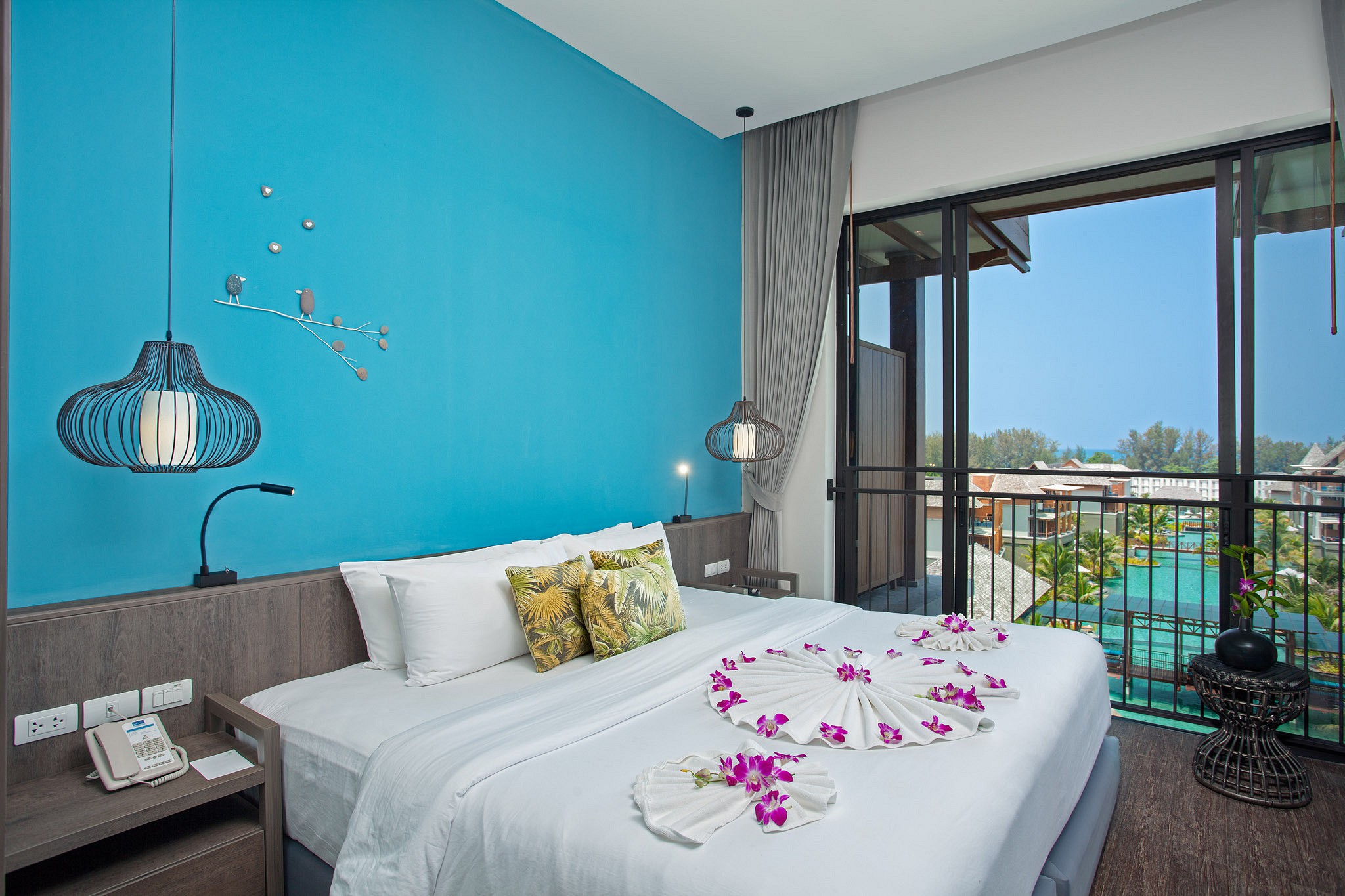 Deluxe Suite Premium