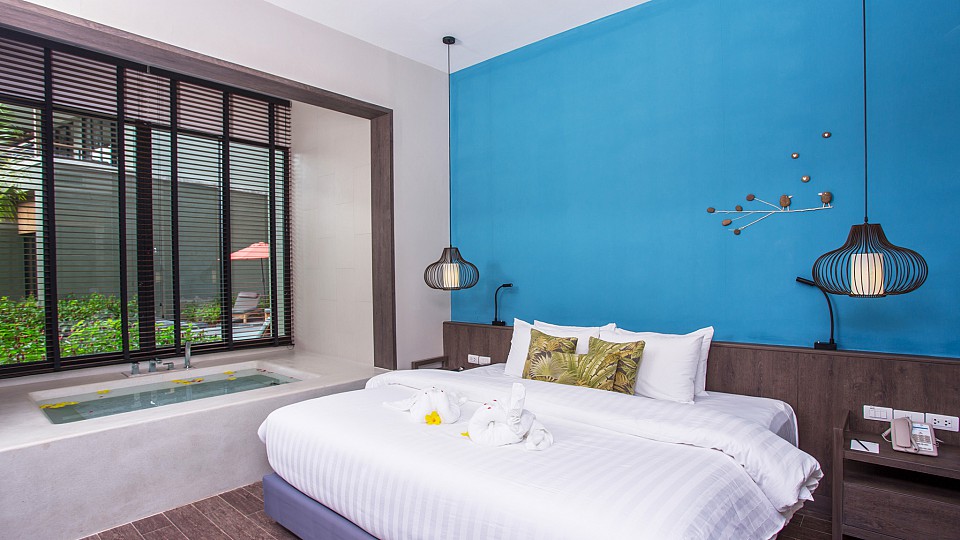 Deluxe Suite Pool Access - Jacuzzi