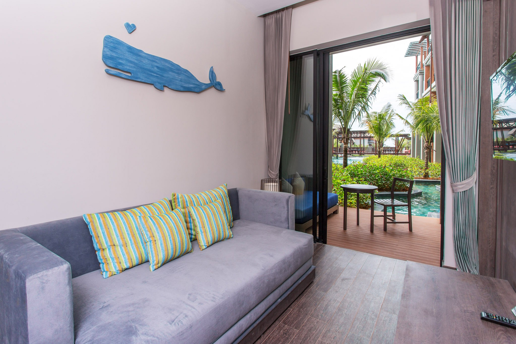 Deluxe Suite Pool Access  - Jacuzzi
