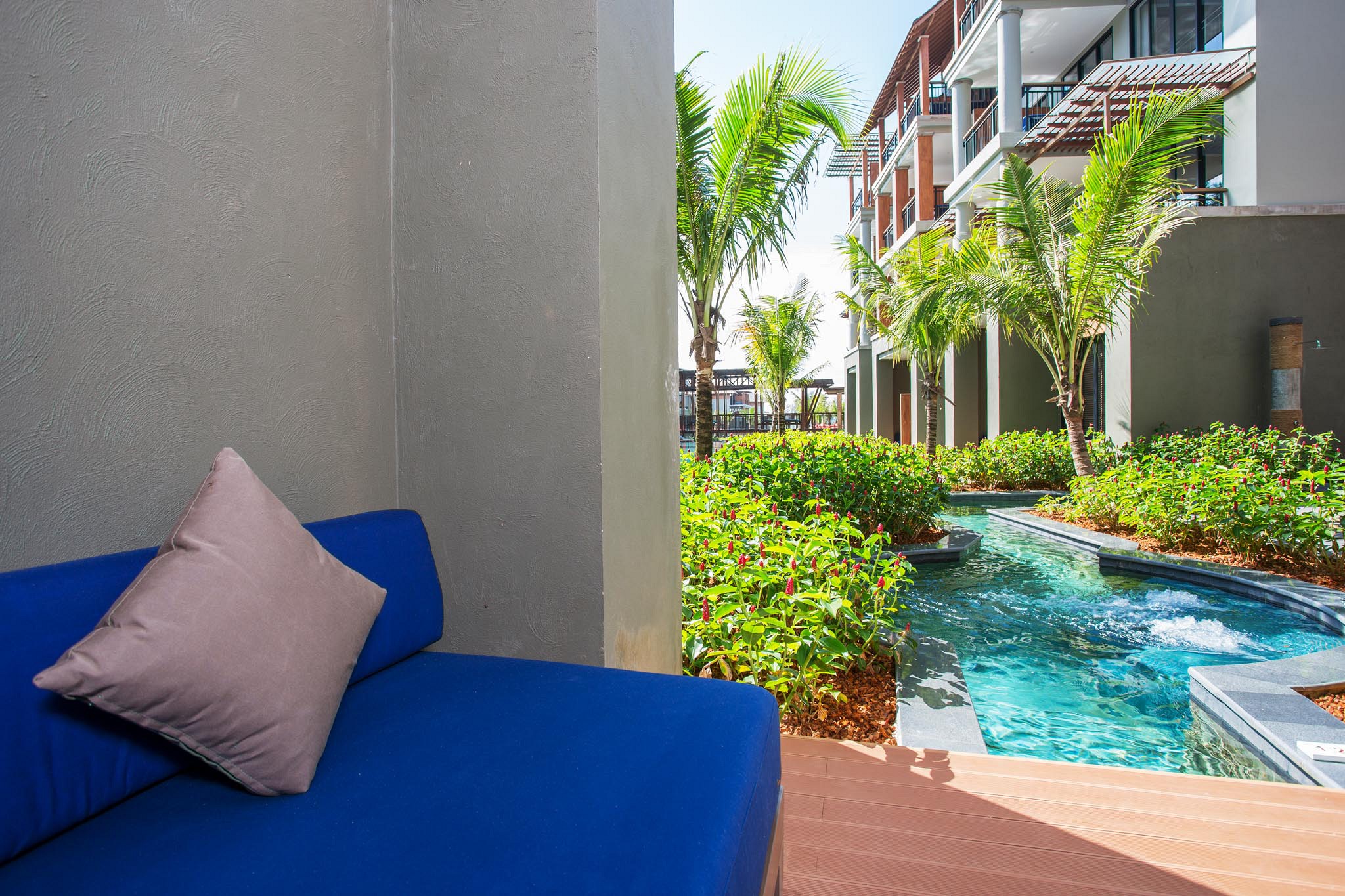 Deluxe Suite Pool Access  - Jacuzzi