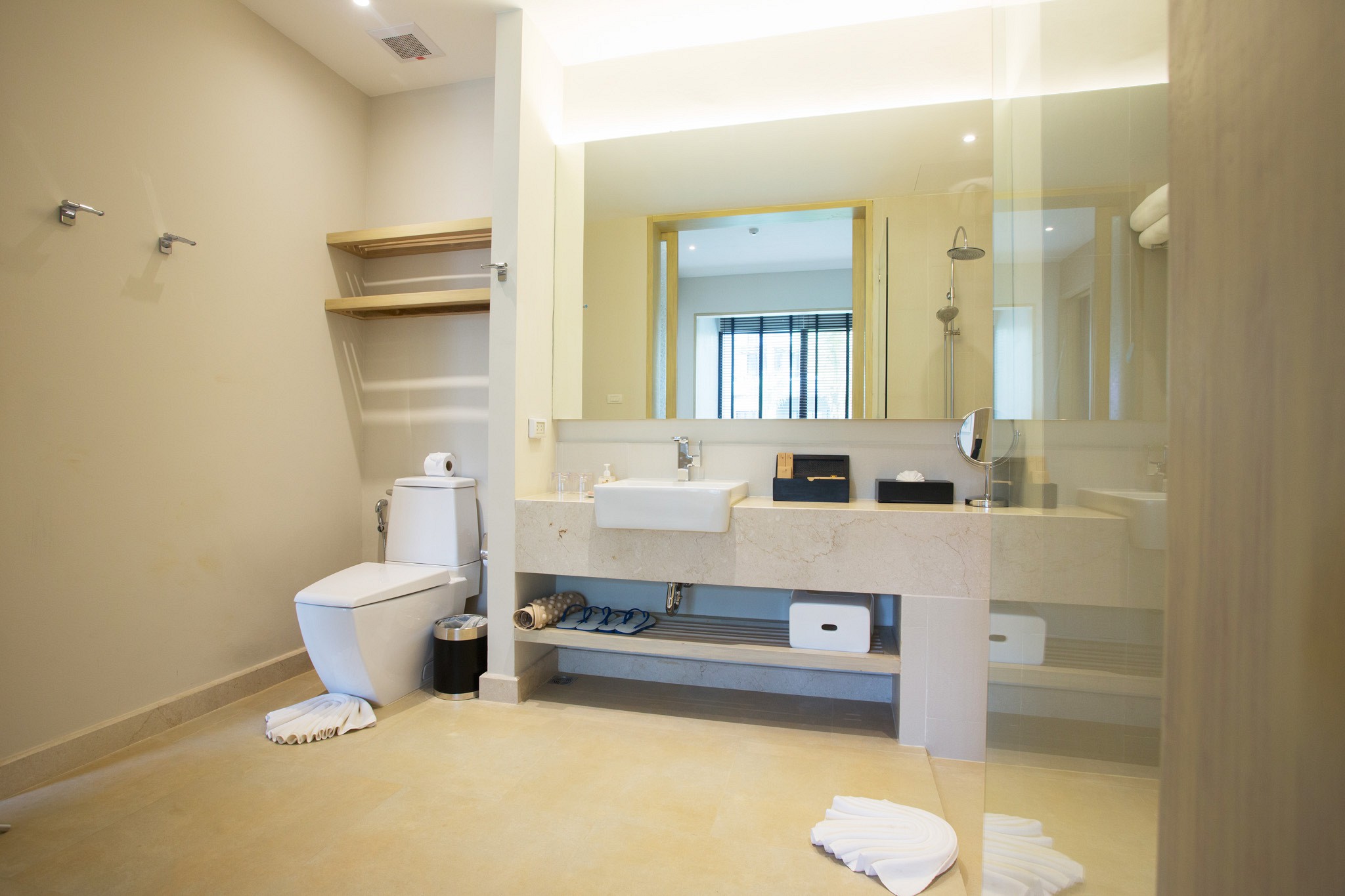 Deluxe Suite Pool Access  - Jacuzzi